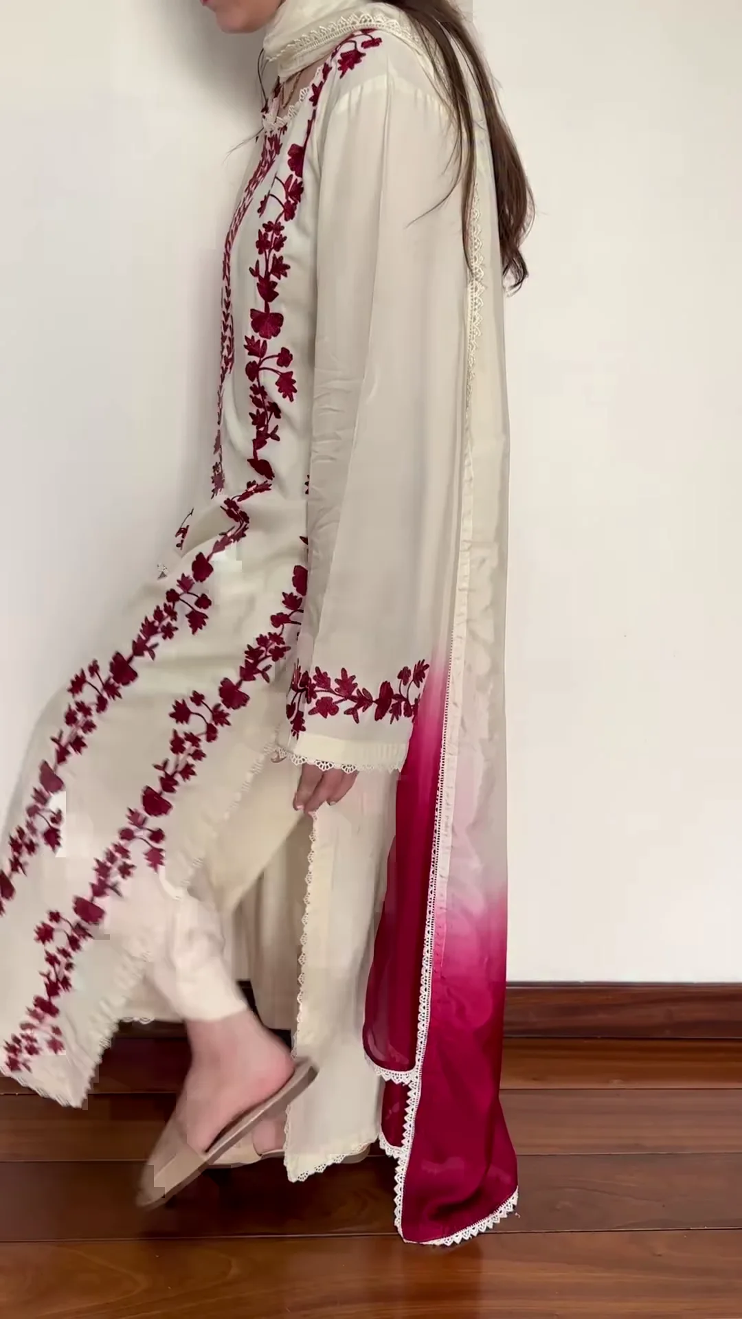 Smart Casual Women’s Outfit – Minimal & Chic 🌸 - Image 2