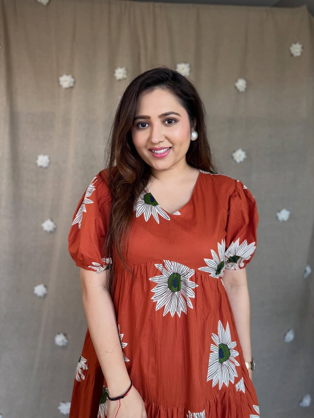 Sunflower Print Tiered Midi Dress with Puff Sleeves - Image 2