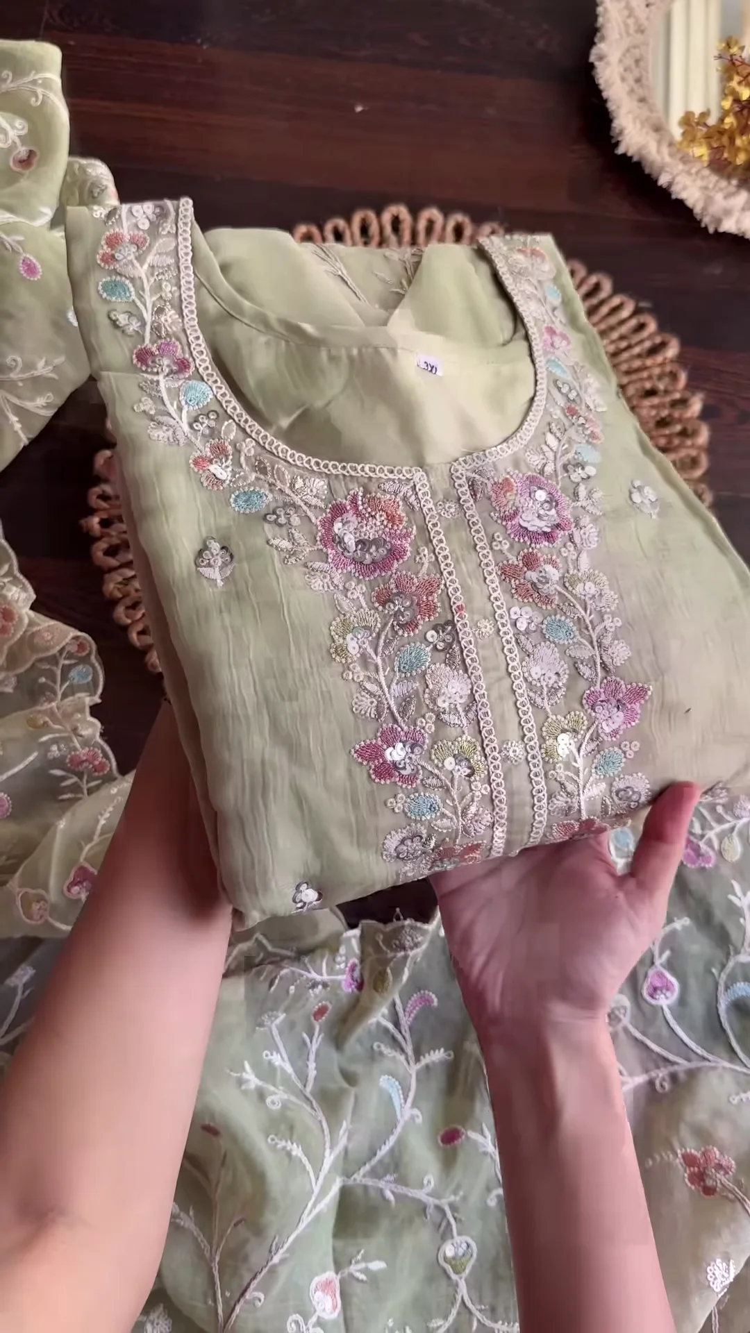 Trendy Western Look – Perfect for Any Day - Image 3