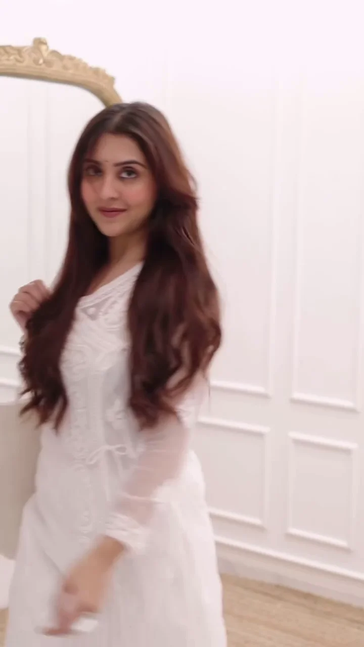 Chic & Modern Fashion for Women - Image 2