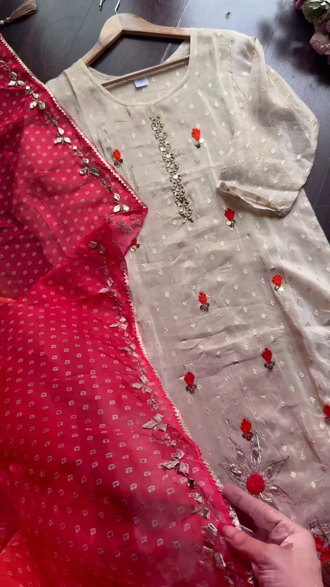 Attractive Party Look – Glamorous & Stylish